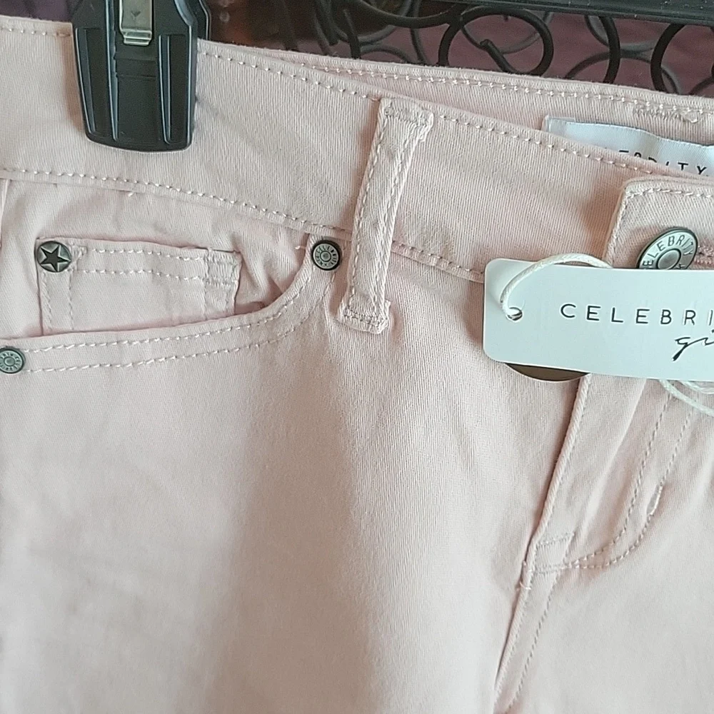 Girls sz 10 Celebrity Pink cuffed shorts in pink. - Picture 2 of 4